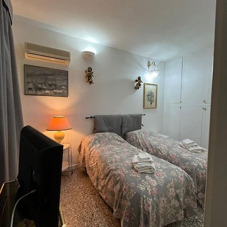Stanza Con Ottima Posizione Ξενοδοχείο Ρώμη Εξωτερικό φωτογραφία